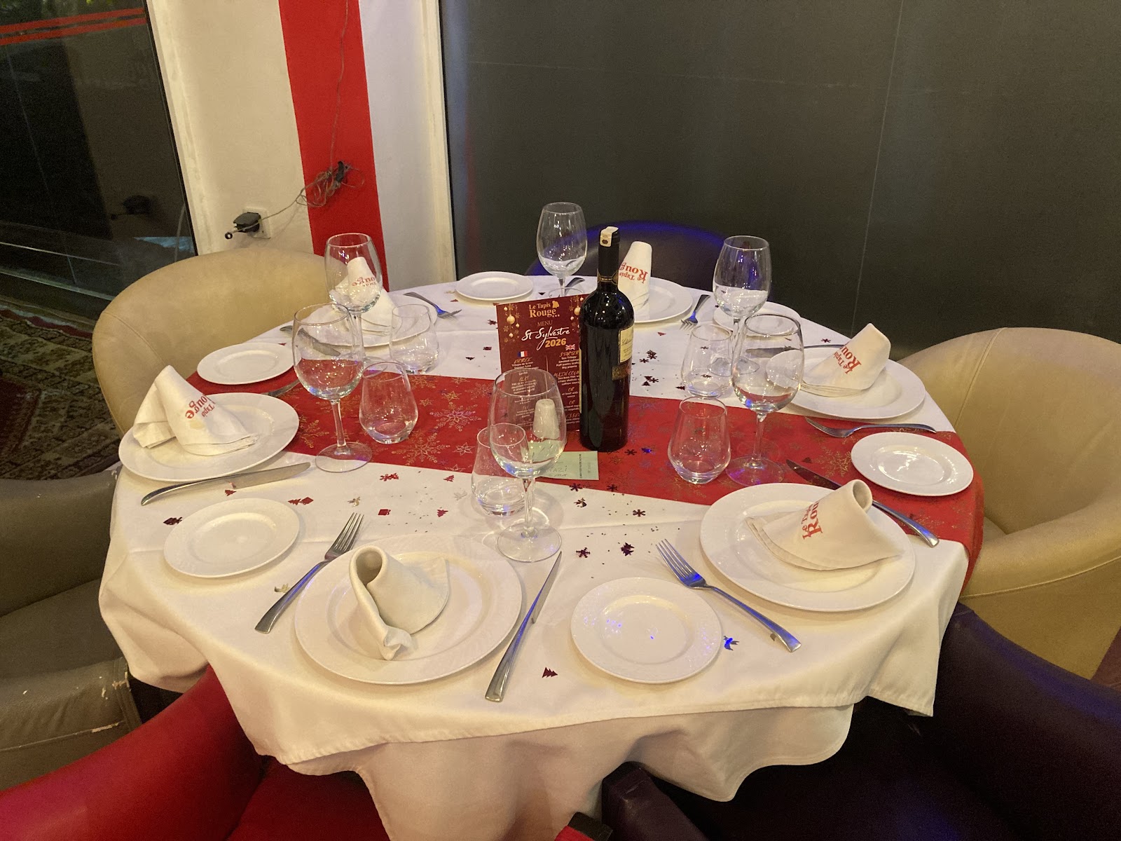 Le Tapis Rouge by Little Norway